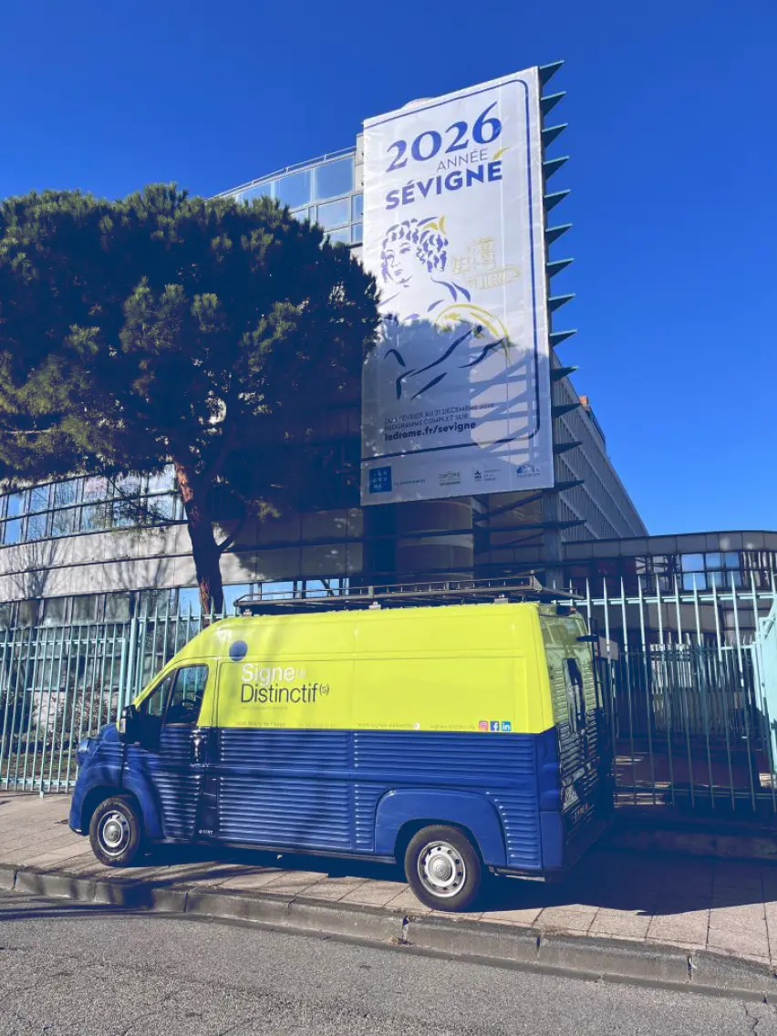 Signalétique et Enseigne | Signalétique Entreprise | Signalétique Evènementielle | Signes Distinctifs, Drôme, Ardèche, Rhône Alpes, Bourg-de-Péage Signalétique et Enseigne | Signalétique Entreprise | Signalétique Evènementielle | Signes Distinctifs, Drôme, Ardèche, Rhône Alpes, Bourg-de-Péage
