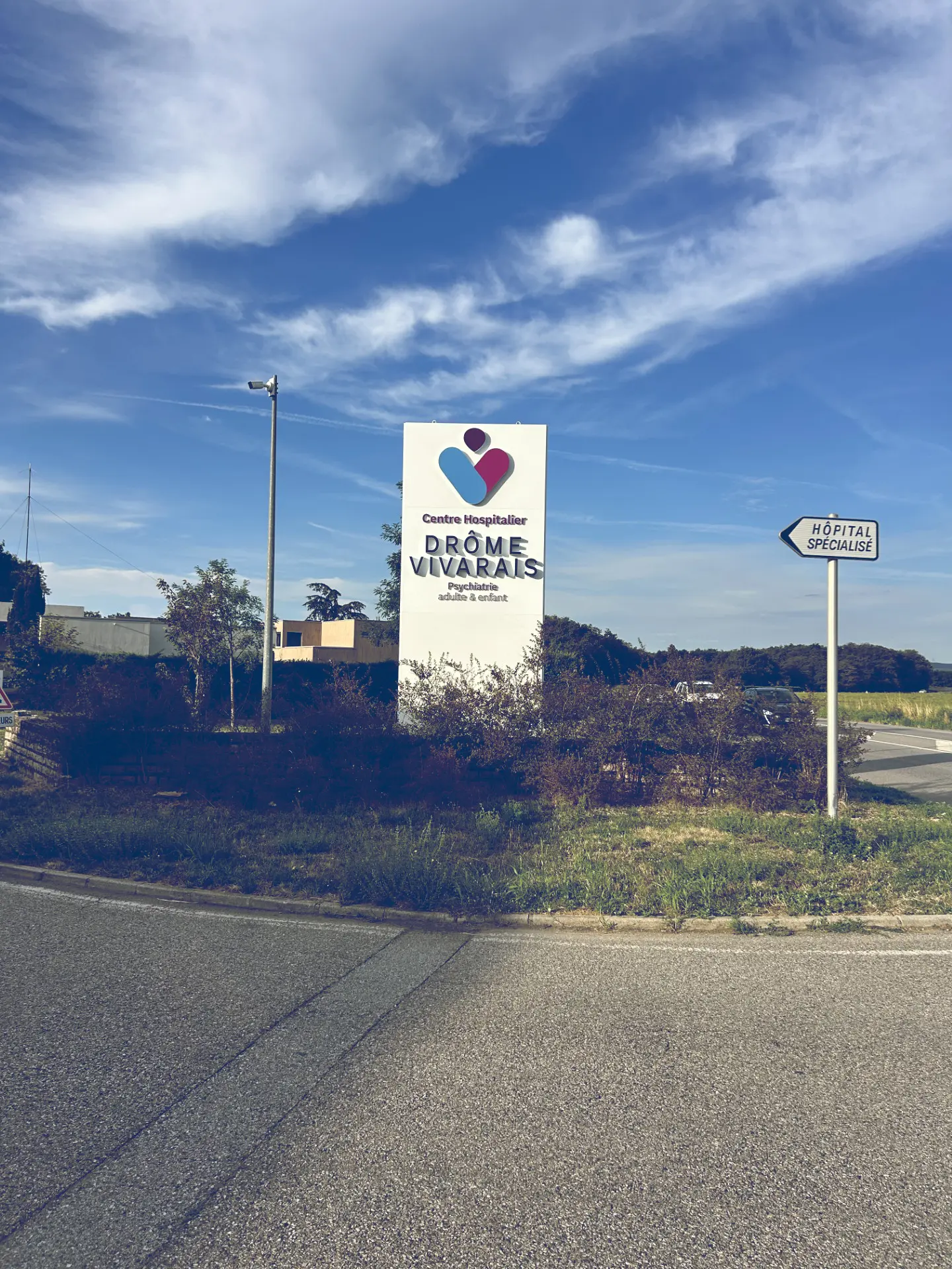 Signalétique Extérieure, Totems Lumineux, Totems Non Lumineux, Totems Entreprise, Signes Distinctifs, Valence, Rhône-Alpes, Drôme, Ardèche Signalétique Extérieure | Totems Lumineux | Totems Non Lumineux | Totems Entreprise | Signes Distinctifs, Valence, Rhône-Alpes, Drôme, Ardèche